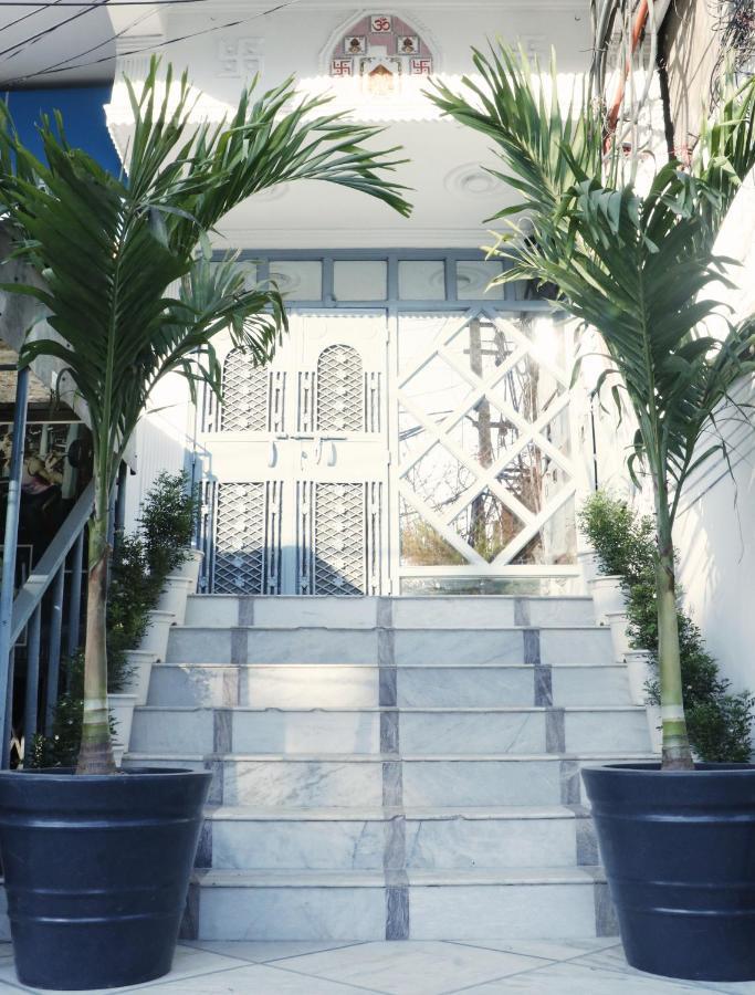 Gallivanto Inn - Rohini デリー エクステリア 写真
