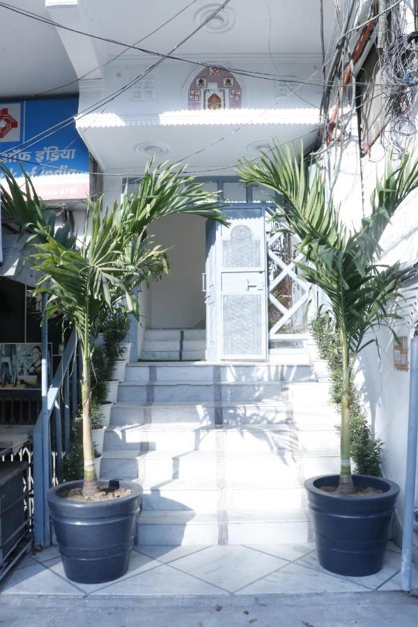 Gallivanto Inn - Rohini デリー エクステリア 写真