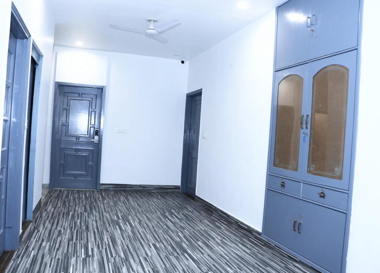 Gallivanto Inn - Rohini デリー エクステリア 写真