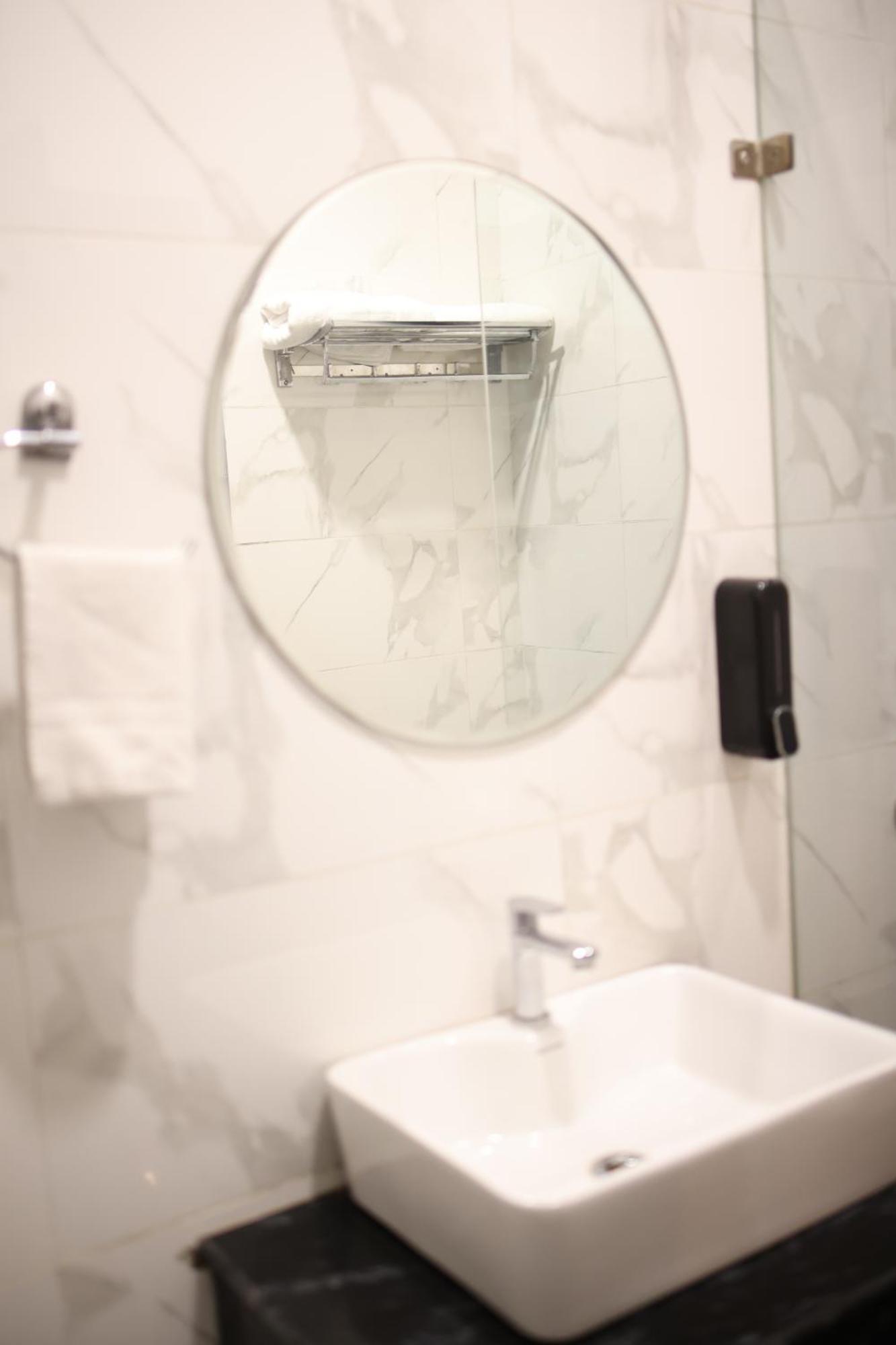 Gallivanto Inn - Rohini デリー エクステリア 写真