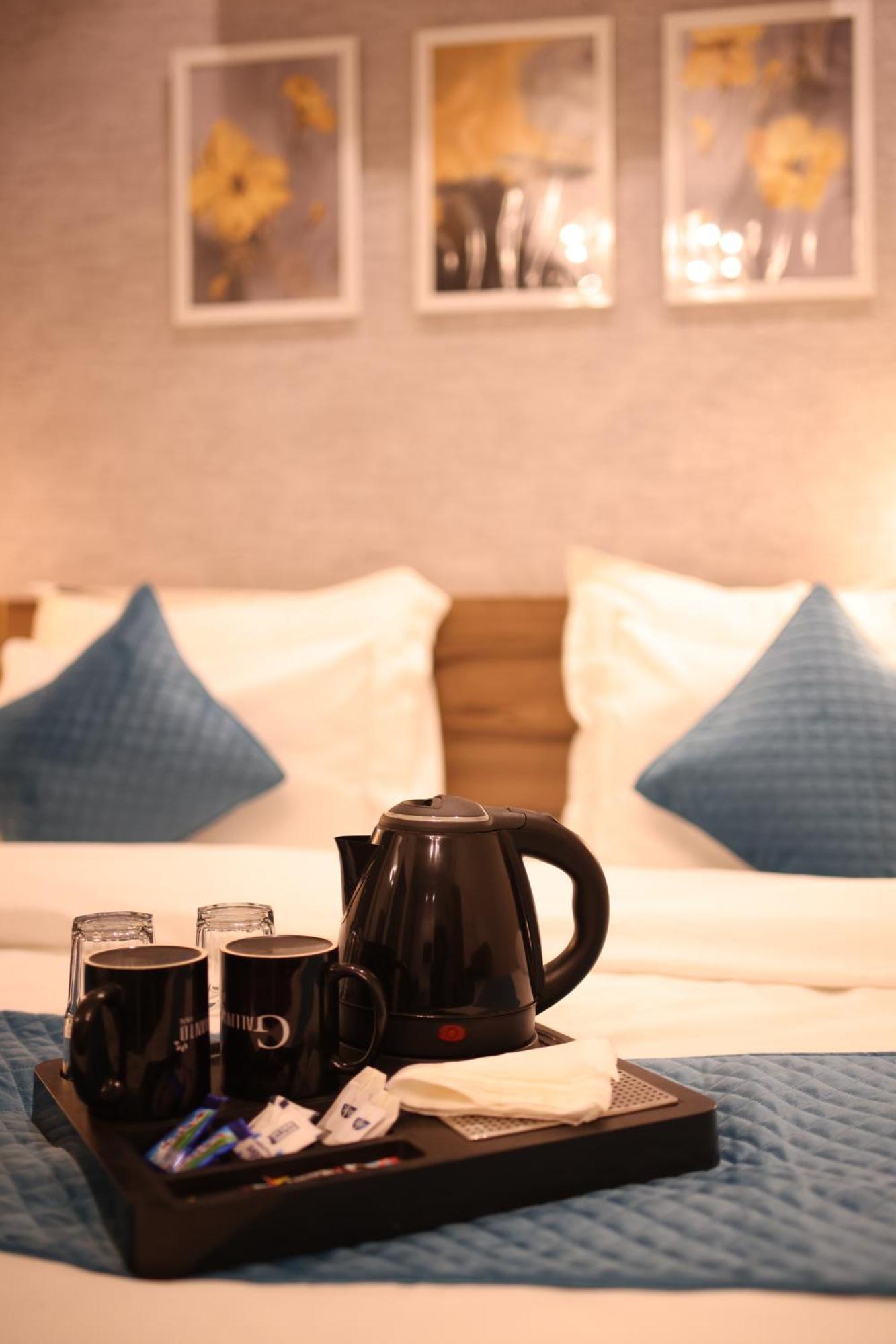 Gallivanto Inn - Rohini デリー エクステリア 写真